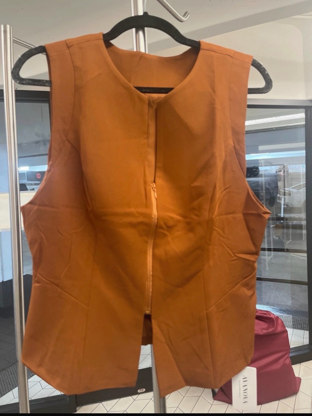 Women’s Sleeveless Zip-Front Blouse in Rust